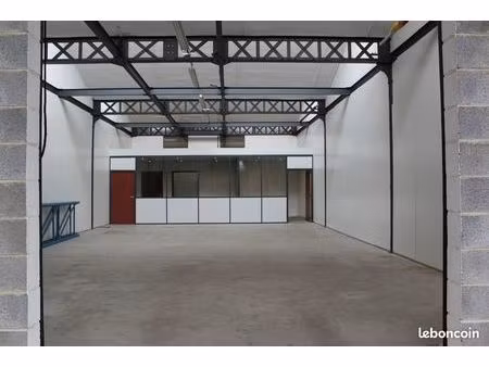 local d'activité - 136 m²