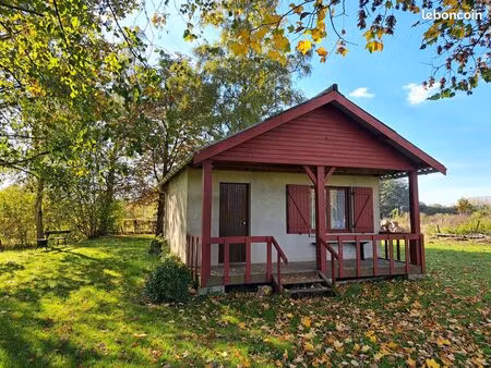 terrain de loisirs avec maisonnette