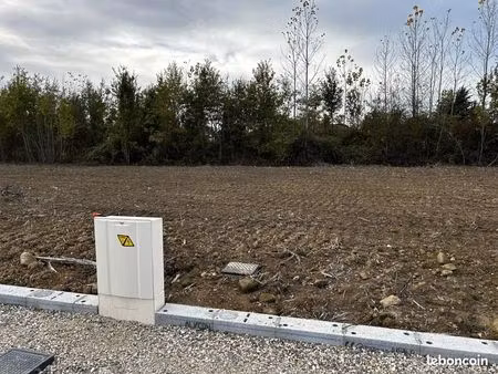 terrain 776 m² lafox