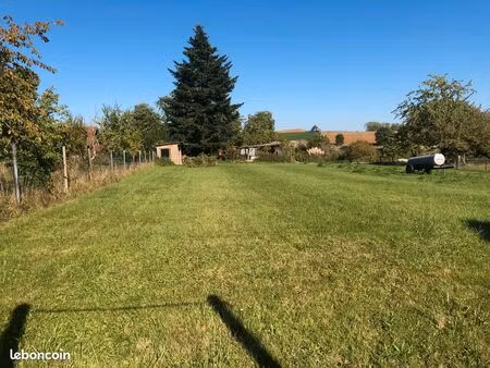 terrain constructible de 887 m² au calme avec vue dégagée