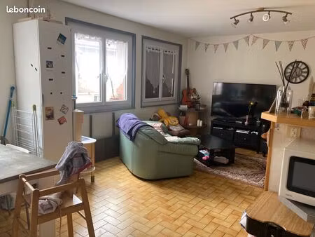 appartement t3 de 72m² en centre ville