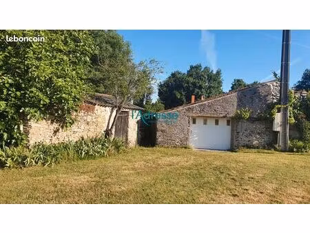 bâtiment 4 pièces 226 m²