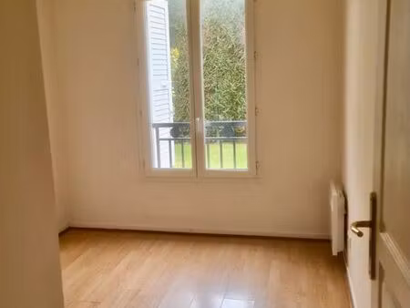 appart t2 lamorlaye 2 parkings souterrains