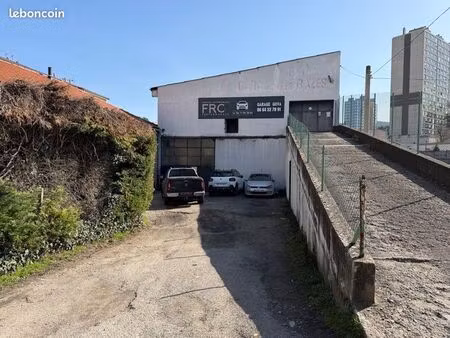 opportunite a saisir : a louer mecanique automobile entierement amenage & pret a travaille