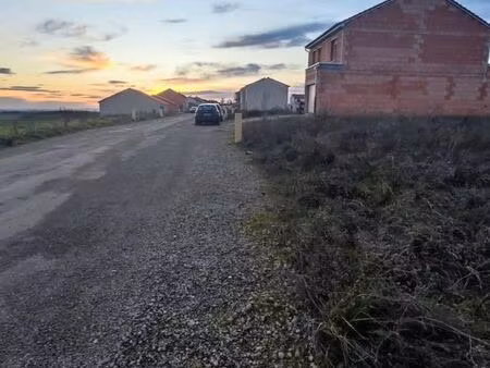 terrain constructible 325 m² viabilisé – façade 11 m – permis en cours – direct propriétai