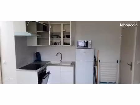 location studio meublé