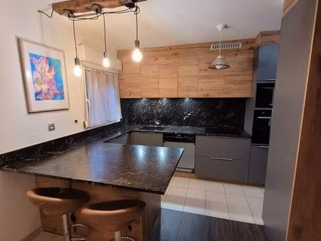 triplex/ terrasses et garage