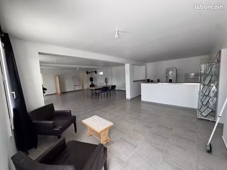local d’activité / 150m2 / stockage / bureaux