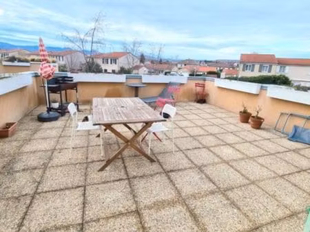 t3 60m2 avec grande terrasse et garage