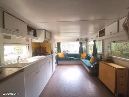 vend mobil home  caravane sur terrain de loisir
