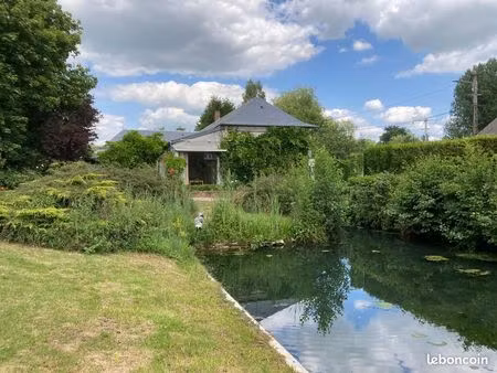 propriété avec rivière