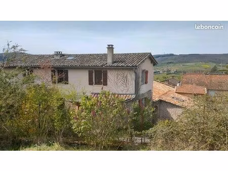 maison ancienne à rénover - 6 pièces -130 m2 - cour et jardin - berzé la ville