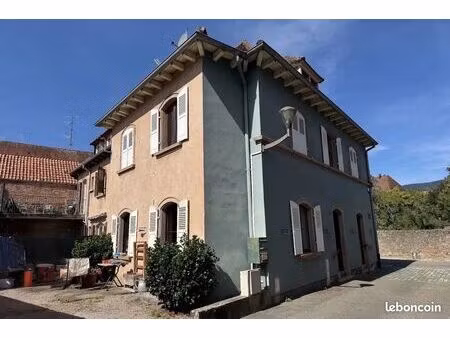investisseur maison / immeuble composé de 2 appartements + combles