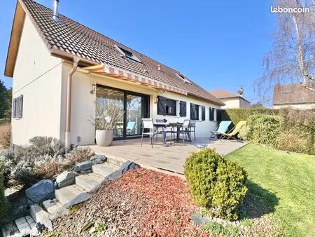 maison 8 pièces 221 m²