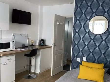 agréable studio place d’avesnières pour courte ou longue durée