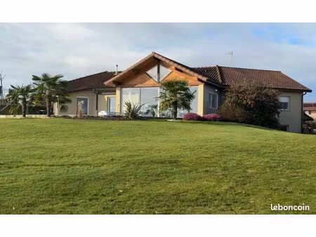 villa 148 m2 au calme sur terrain arboré