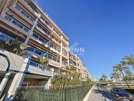 grand studio- 33m2- vue mer- renove -box ferme-piscine-gardien