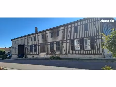 vends ancien corps de ferme