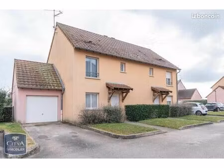 villa 4 pièces 82 m²