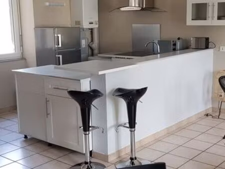 t3 duplex meublé proche centre et hôpital