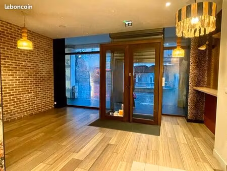 local commercial 140 m²