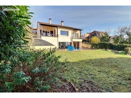 propriété 7 pièces 240 m²