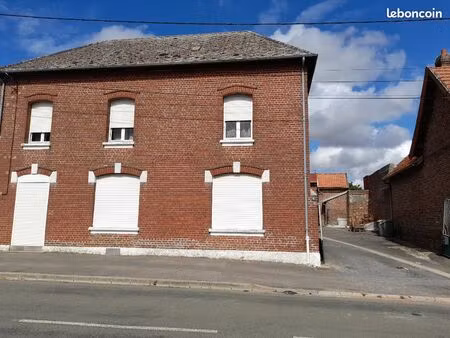 a vendre maison et corps de ferme