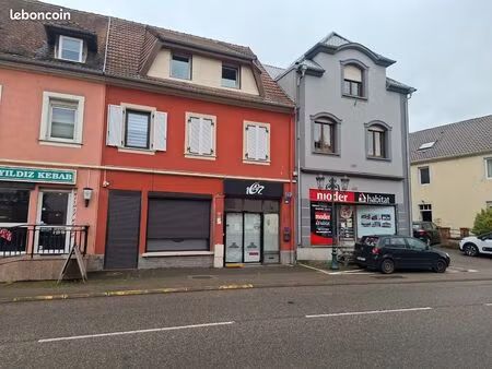 location local commercial