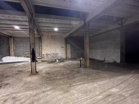 local d'activité 126 m²