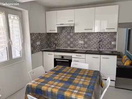 charmant f2 36 m2 complètement meublé  équipé et rénové. près de la place de jaude et plac