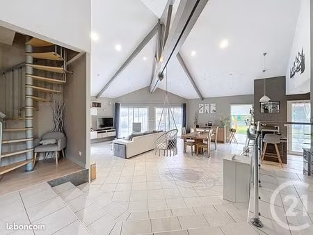 maison 5 pièces 156 m²