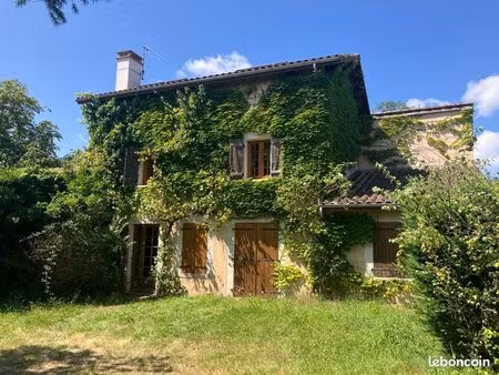 grande propriété de charme au cœur des monts du livradois-forez – un havre de paix aux mul