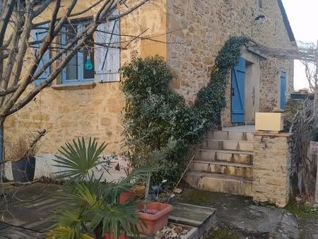 jolie petite maison typique