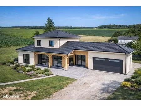 maison 160 m² courtisols