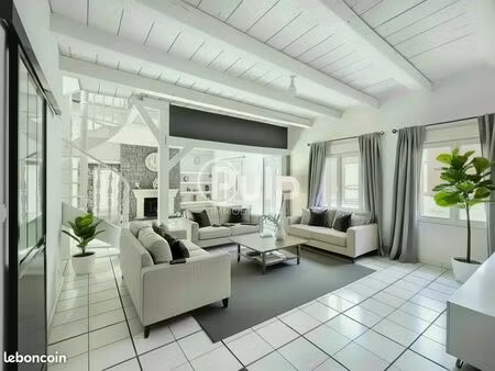 maison 8 pièces 176 m²