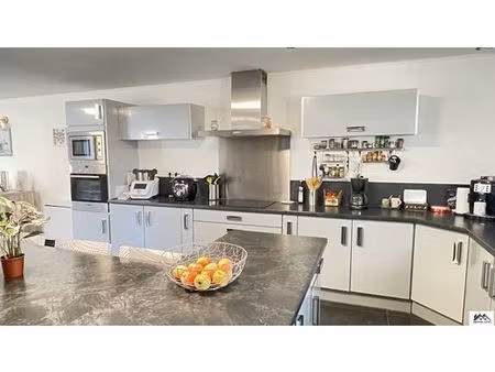 propriété 5 pièces 165 m²