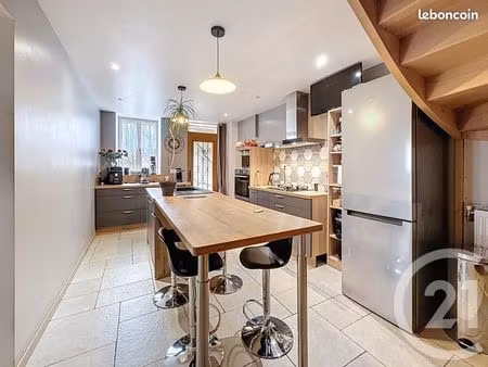 maison 6 pièces 183 m²