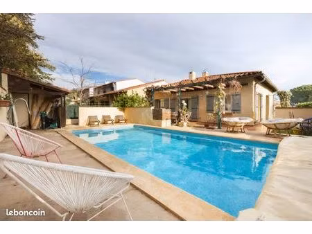 maison rénovée avec piscine 90 m²  3 chambres