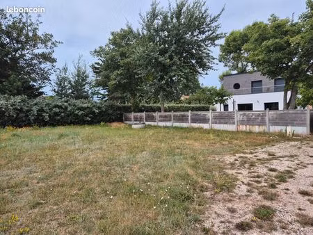 terrain constructible a 500m de la mer