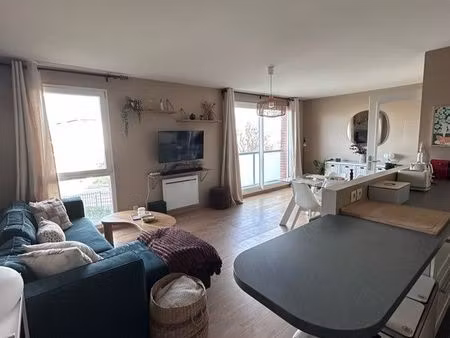 grand t2 balcon et parking