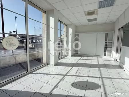 local commercial 115 m² lire