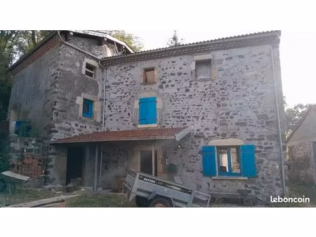 maison de campagne isolée