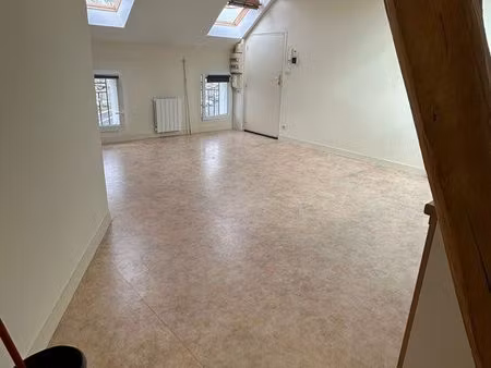 à louer t2 - 31m2 centre ville doué la fontaine