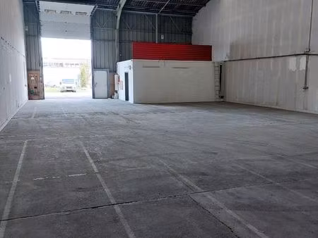 local commercial entrepôt 335m2