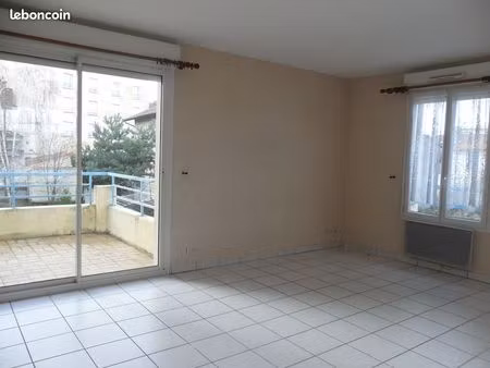 vends appartement t3 roche la moliere
