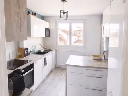 appartement t3 refait à neuf