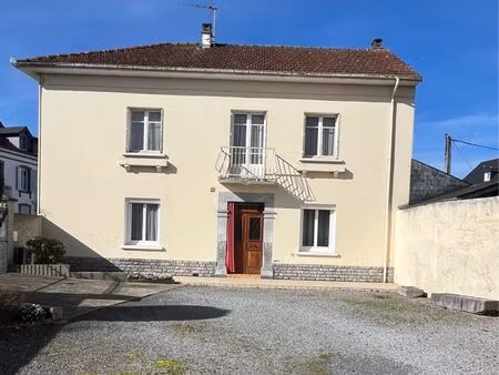 particulier vend à juillan 65290 au centre du village grande maison 161 m² 6 pièces et une