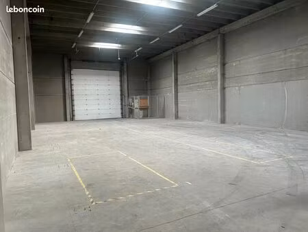 local d’activité 350m² - bureaux & locaux sociaux - stockage – parking - haubourdin (a25)
