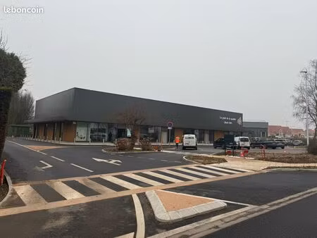 wizernes (62) à louer cellules commerciales de 200 m2