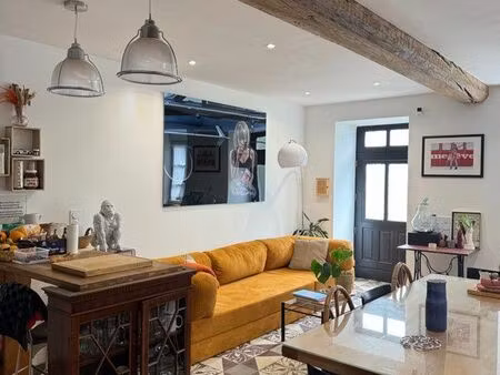 charmante maison de bourg pleine de charme  au calme  avec jardin attenant